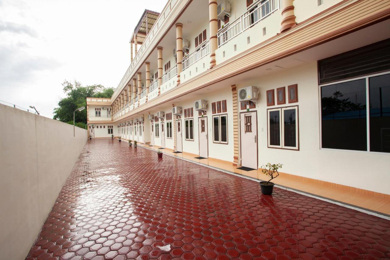 Oyo 1764 Sopou Penginapan Rinal & Tuah Permatangraya Exterior foto