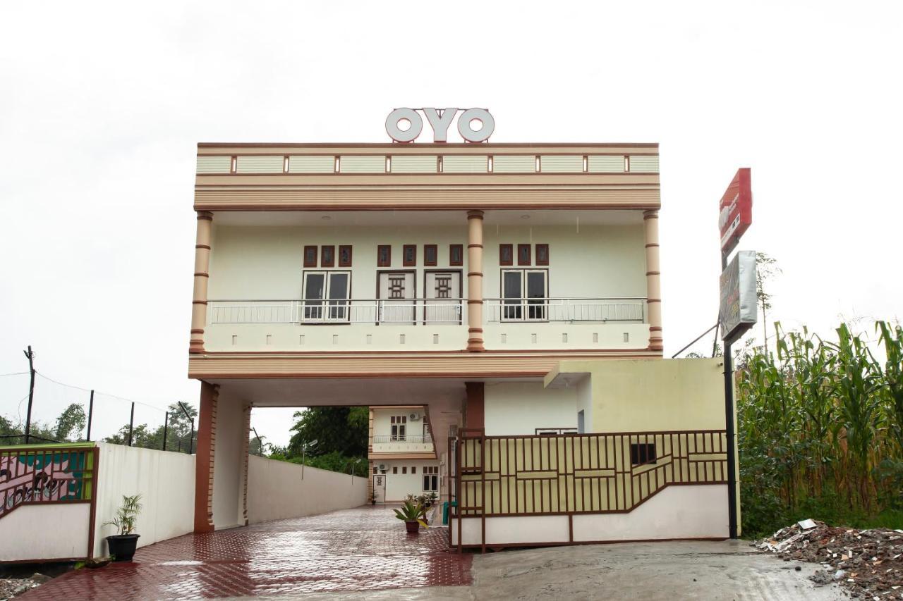Oyo 1764 Sopou Penginapan Rinal & Tuah Permatangraya Exterior foto